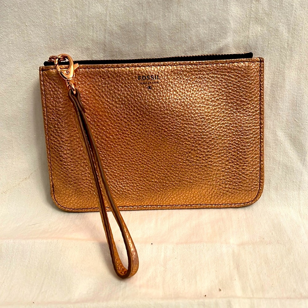 Fossil Metallic Embossed Pebble Leather Wristlet